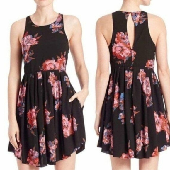 𝅺FREE PEOPLE FLUTTER BY FLUTTERBY FLORAL PLEATED MINI DRESS- 4 - Picture 1 of 6